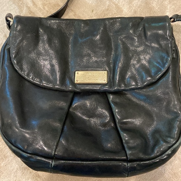 Marc by Marc Jacobs Crossbody Black
Soft Leather Bag Flap Closure - Picture 3 of 7